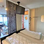 - Haus H, App 0h0701