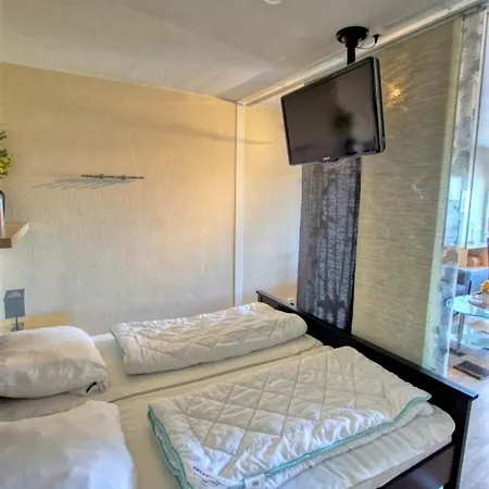 - Haus H, App 0h0701